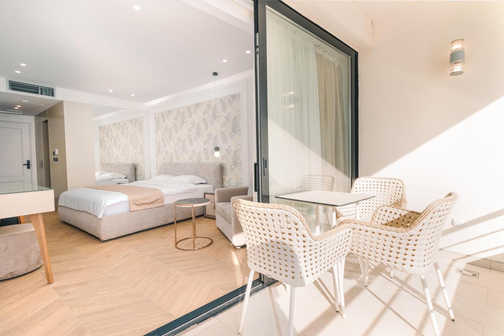 Miramar Hotel Ulcinj Bagian luar foto